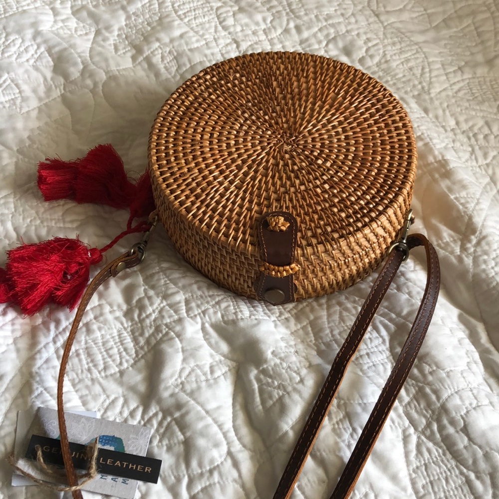 Woven wicker purse